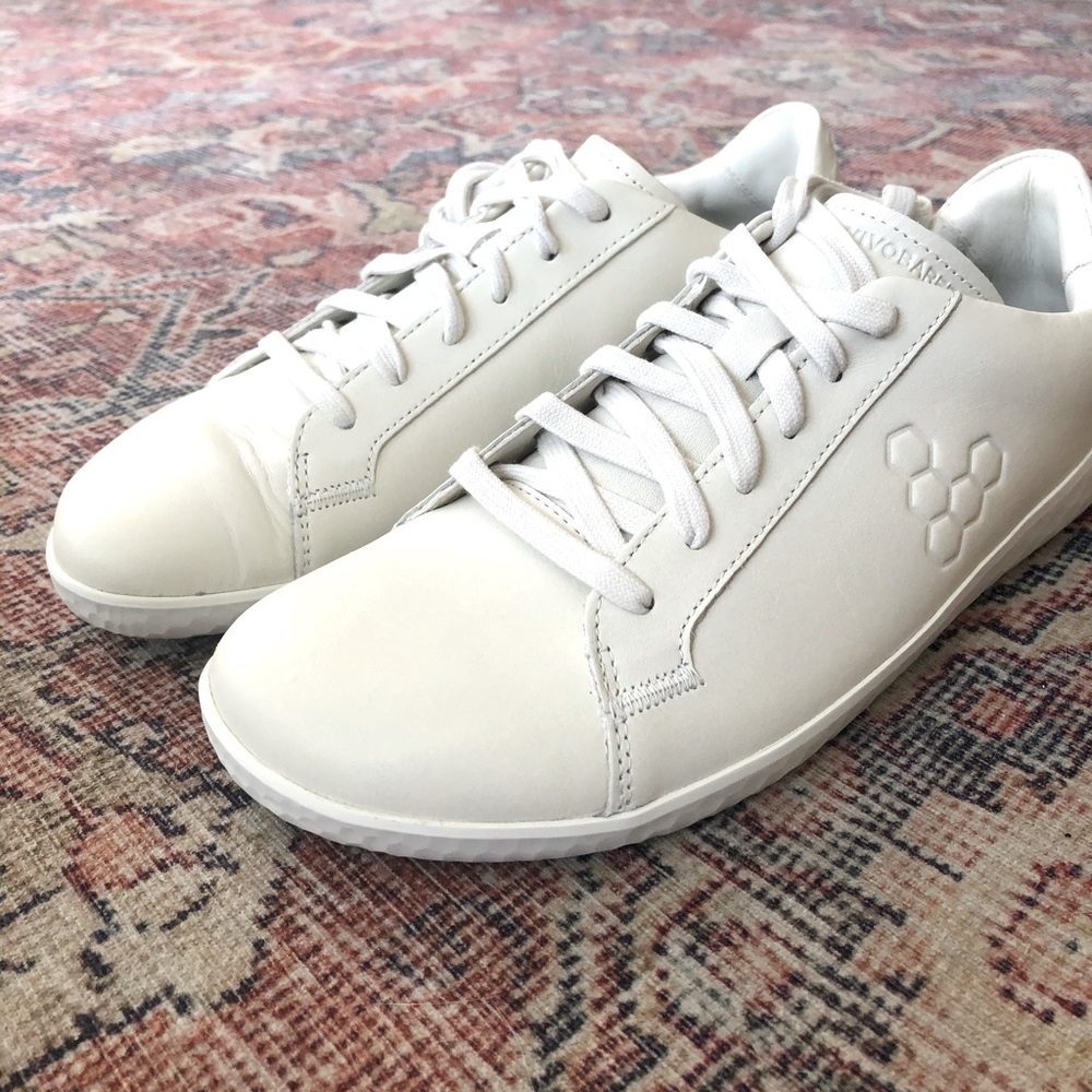 Women’s size EU 39, US 8/8.5.